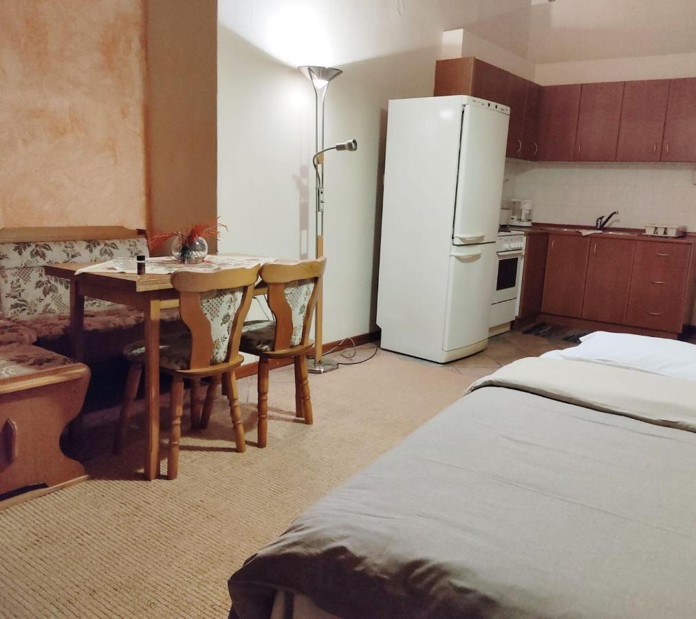 Klio Guesthouse Portaria  Bagian luar foto