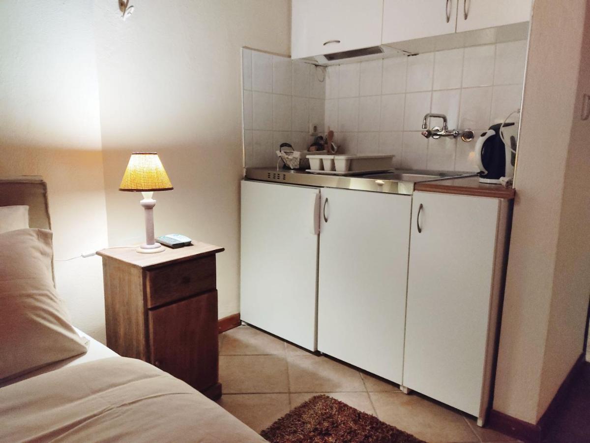 Klio Guesthouse Portaria  Bagian luar foto